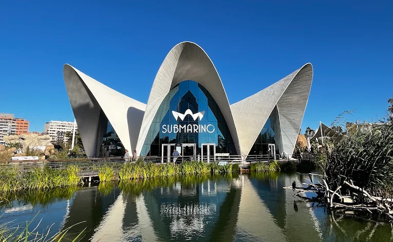 Submarino Restaurant, a space of high Mediterranean gourmet cuisine inside the Oceanogràfic of Valencia